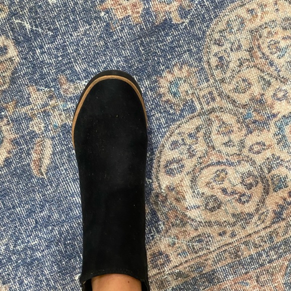 Size 7 ankle boots - Picture 2 of 3